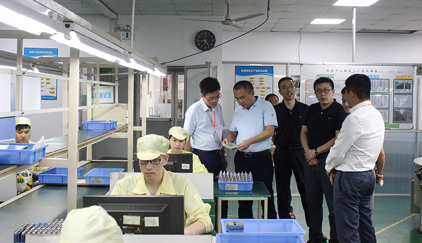 銀行卡檢測中心渠總經(jīng)理蒞臨旭子 (2).jpg