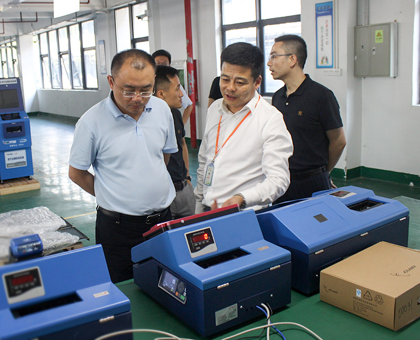 銀行卡檢測中心渠總經(jīng)理蒞臨旭子 (4).jpg