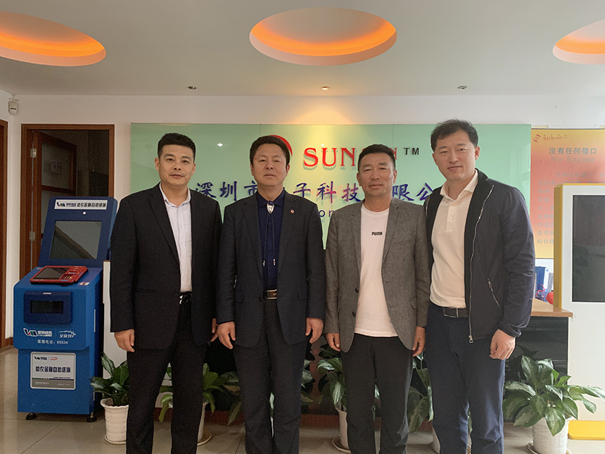 全國(guó)政協(xié)委員、中國(guó)心胸血管麻醉學(xué)會(huì)秘書長(zhǎng)敖虎山一行蒞臨旭子指導(dǎo)工作